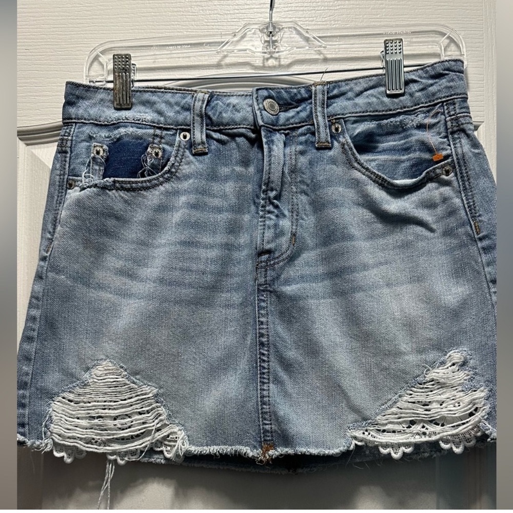 American Eagle Women's Size 4 Blue Denim Distressed Hi-Rise Festival Mini